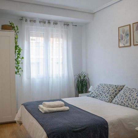 Piso Completo Cerca De Estacion Bus, Tren Y Ferrys Apartment Santander Ngoại thất bức ảnh