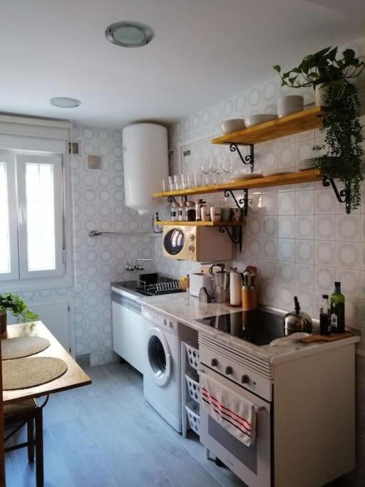 Piso Completo Cerca De Estacion Bus, Tren Y Ferrys Apartment Santander Ngoại thất bức ảnh