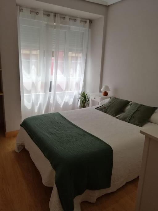 Piso Completo Cerca De Estacion Bus, Tren Y Ferrys Apartment Santander Ngoại thất bức ảnh