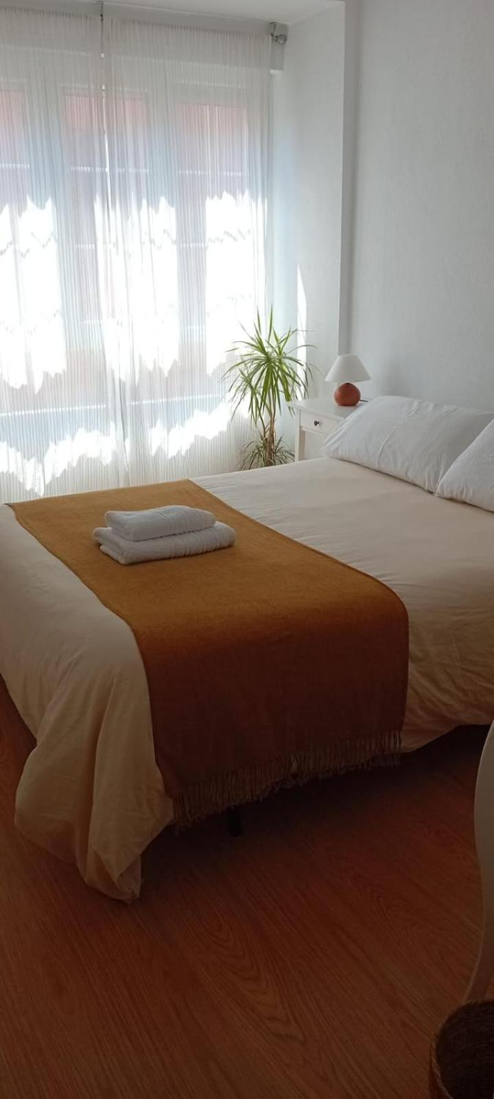 Piso Completo Cerca De Estacion Bus, Tren Y Ferrys Apartment Santander Ngoại thất bức ảnh