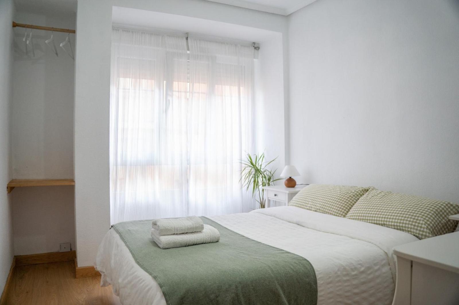 Piso Completo Cerca De Estacion Bus, Tren Y Ferrys Apartment Santander Ngoại thất bức ảnh
